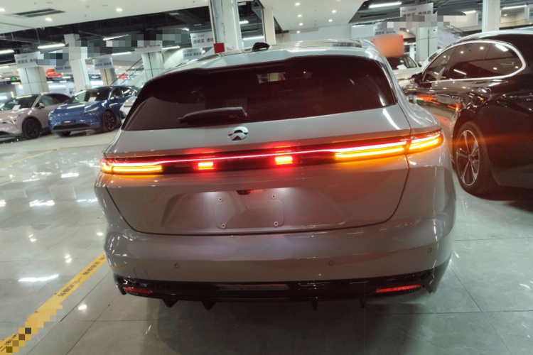 蔚来ET5T 2025款 75kWh Touring车身外观6