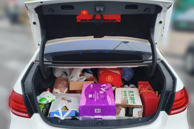 奔驰E级 2015款 E 180 L 运动型局部细节23