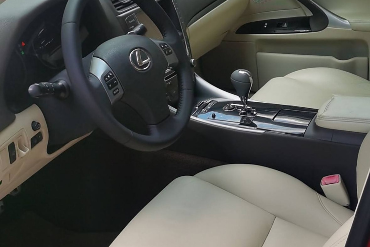 雷克萨斯IS 2011款 250 炫动版局部细节19