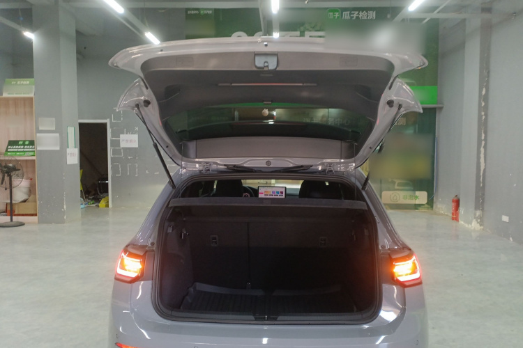 大众 高尔夫 2025款 300TSI R-Line机舱底盘23