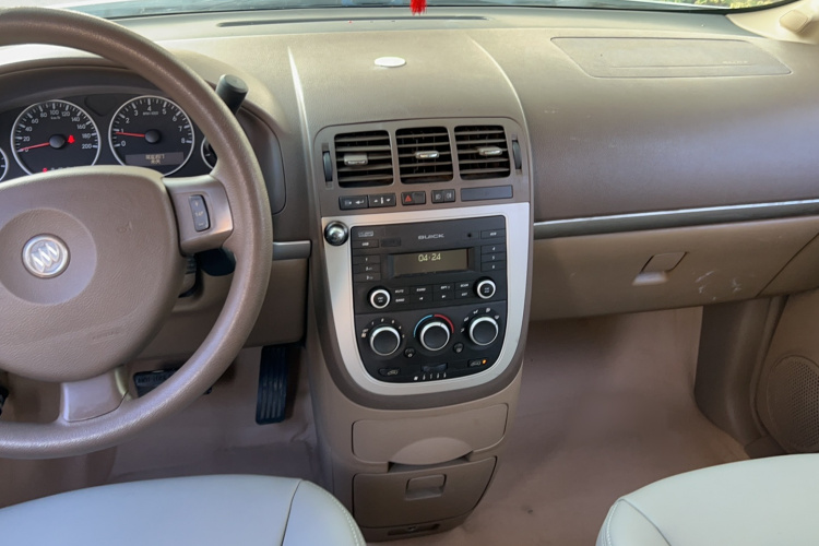 别克GL8 2014款 2.4L 经典版局部细节16