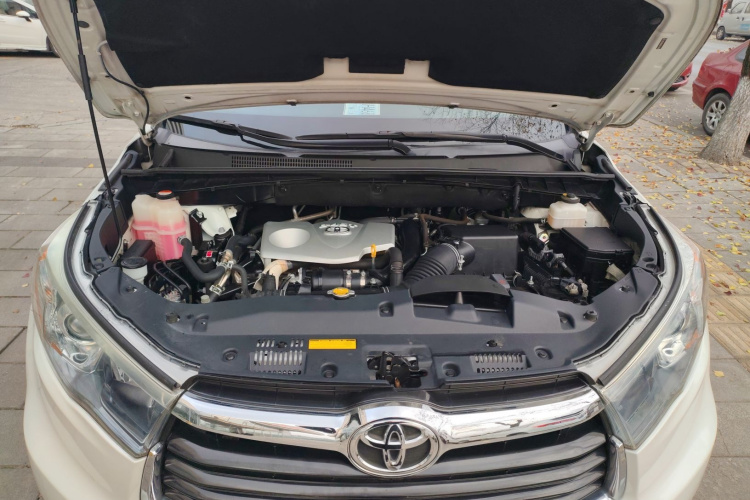 丰田 汉兰达 2015款 2.0T 四驱豪华版 7座机舱底盘24