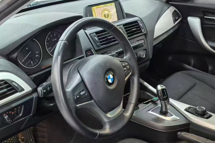 宝马1系(进口) 2013款 改款 116i 领先型中控内饰7003