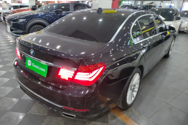 宝马7系 2014款 730Li 臻享型车身外观7