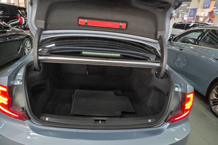 沃尔沃S90 2017款 T4 智远版机舱底盘23