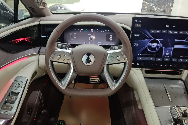 腾势Z9GT 2024款 1100四驱Ultra版中控内饰13