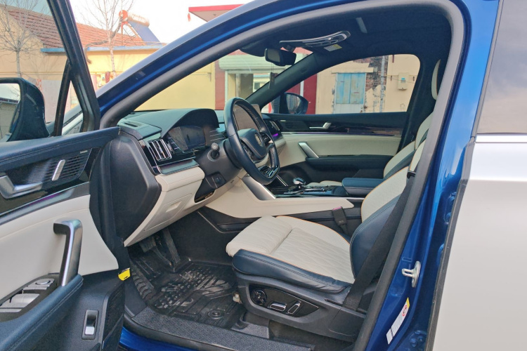 比亚迪 唐新能源 2022款 EV 635KM 四驱旗舰型中控内饰7001