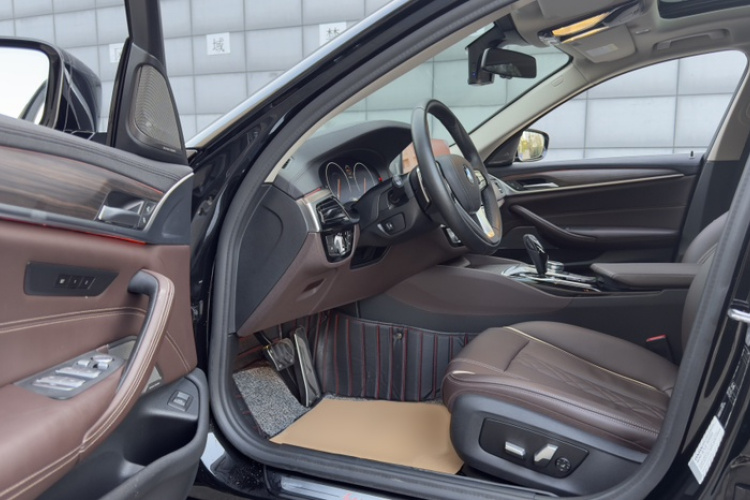 宝马5系 2019款 改款 530Li 尊享型 豪华套装局部细节19