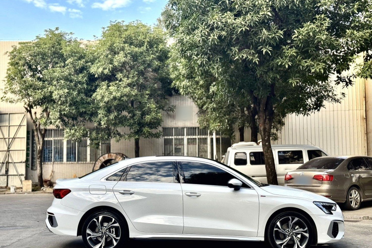 奥迪A3 2022款 A3L Limousine 35 TFSI 豪华运动型车身外观6004
