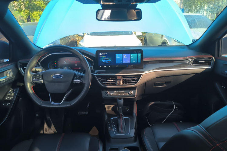 福特 福克斯 2022款 三厢 EcoBoost 180 自动ST Line中控内饰12