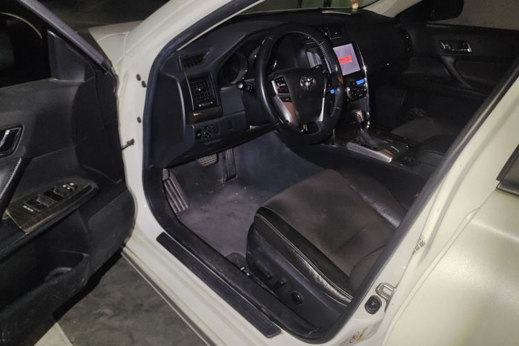 丰田 锐志 2013款 2.5V 尚锐版中控内饰20