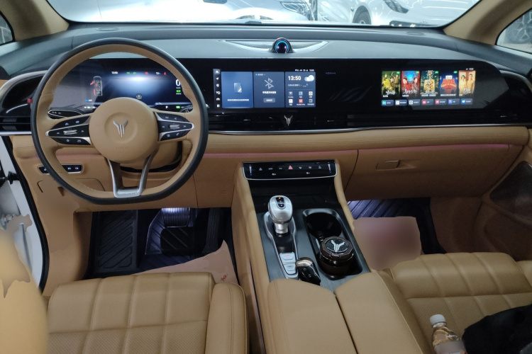 岚图汽车 岚图梦想家 2024款 PHEV 超长续航尊贵版中控内饰7002