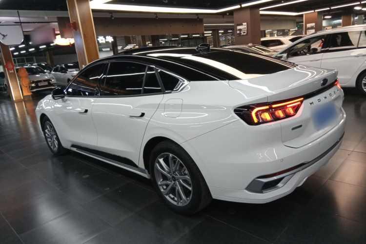 福特 蒙迪欧 2022款 改款 EcoBoost 245 豪华型车身外观4