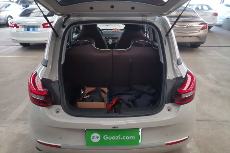 五菱汽车 五菱缤果 2023款 203km 轻享款局部细节23