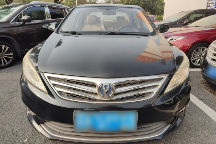 长安 逸动 2015款 1.6L 自动豪华型车身外观2