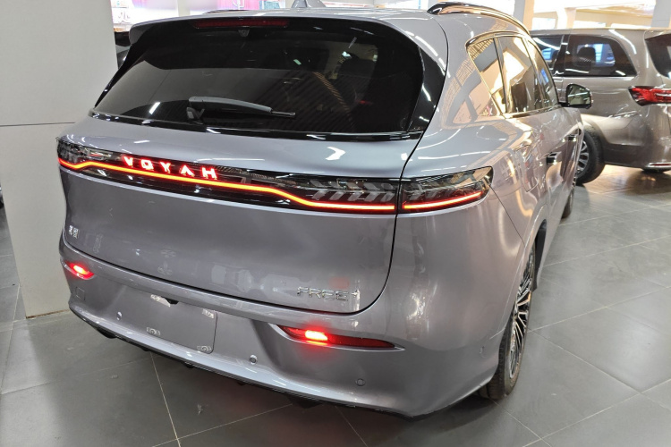 岚图汽车 岚图FREE 2025款 FREE+ 四驱乾崑版车身外观7