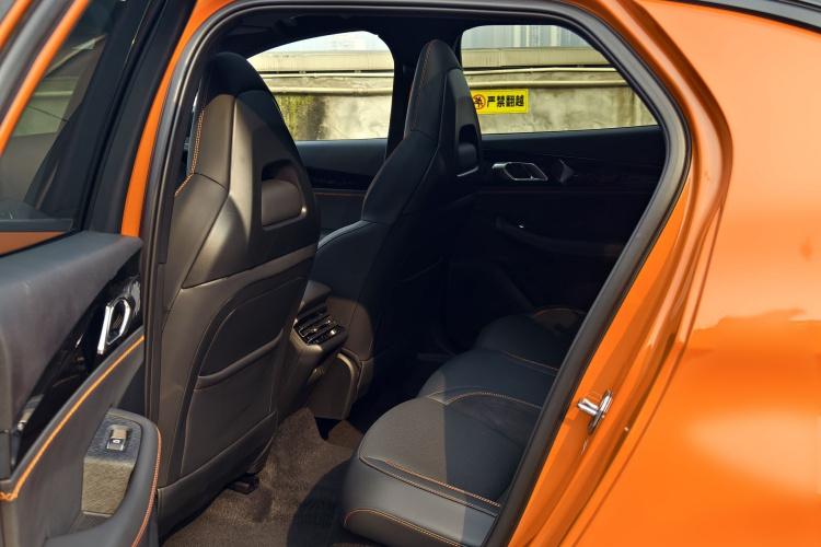 领克03 2025款 2.0TD DCT冠军版Pro中控内饰7003