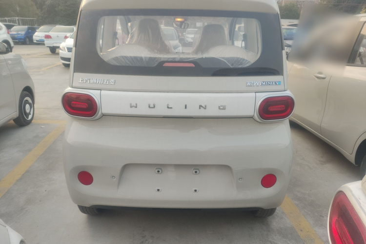 五菱汽车 宏光MINIEV 2024款 第三代 215km 青春版车身外观6