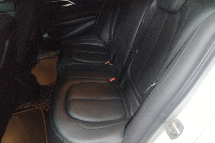 宝马1系 2017款 118i 运动型中控内饰7004