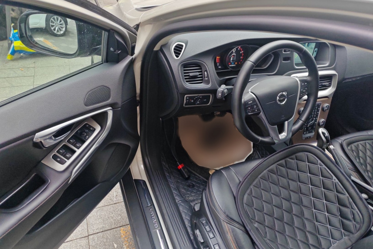 沃尔沃V40 2017款 Cross Country T3 智雅版中控内饰7003