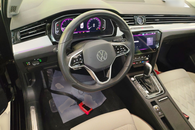 大众 迈腾 2023款 200万辆纪念版 330TSI DSG豪华型中控内饰12