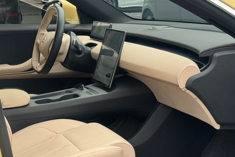 蔚来ET5 2024款 75kWh中控内饰7003