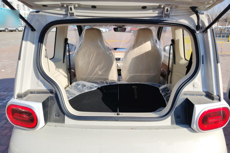 五菱汽车 宏光MINIEV 2024款 第三代 215km 青春版机舱底盘23