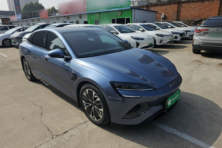 比亚迪 海豹 2024款 荣耀版 550km 精英型车身外观3