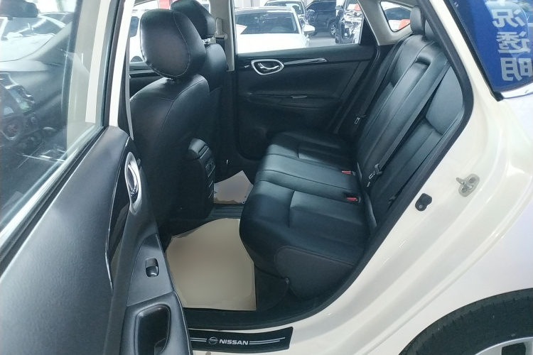 日产 轩逸 2021款 经典 1.6XL CVT豪华版中控内饰21