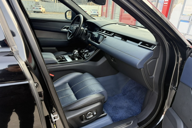 路虎 揽胜星脉 2022款 250PS 熠金珍藏版中控内饰7002