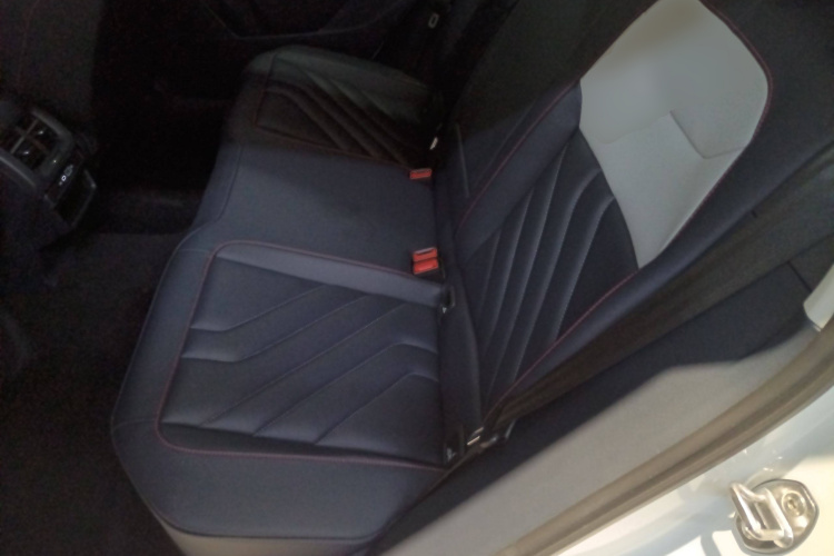 大众 途岳 2023款 300TSI 两驱月尊版中控内饰21