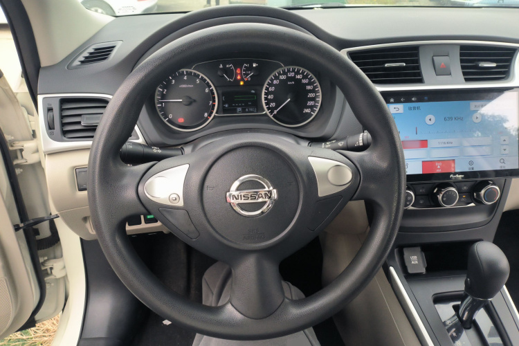 日产 轩逸 2019款 1.6XE CVT舒适版 国V中控内饰13