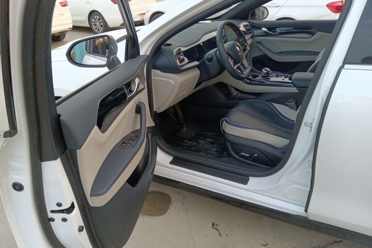 比亚迪 秦PLUS 2021款 EV 400KM 豪华型中控内饰7007