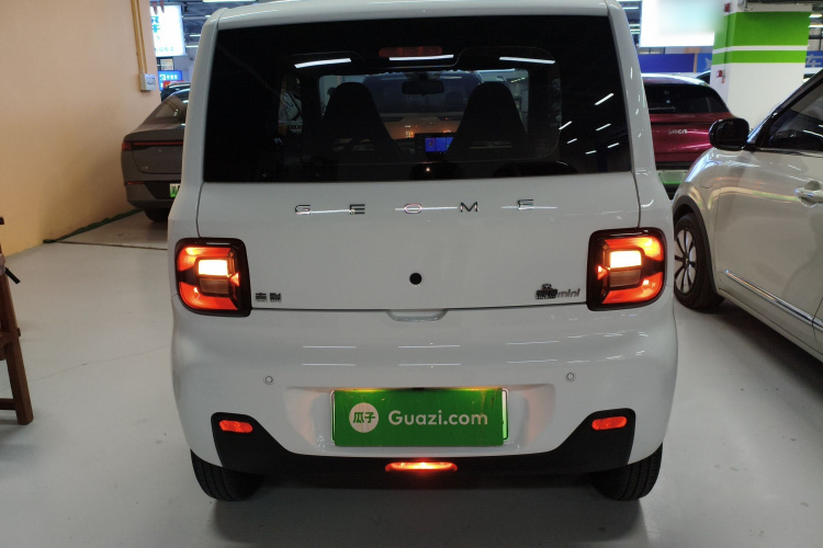 吉利银河 2024款 熊猫mini 200km 耐力熊车身外观6