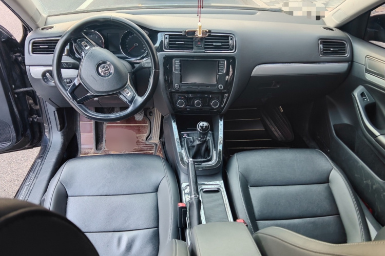 大众 速腾 2017款 1.6L 手动舒适型中控内饰12