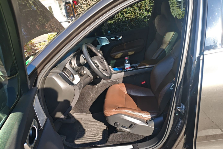 沃尔沃XC60 2021款 T5 四驱智逸豪华版中控内饰19