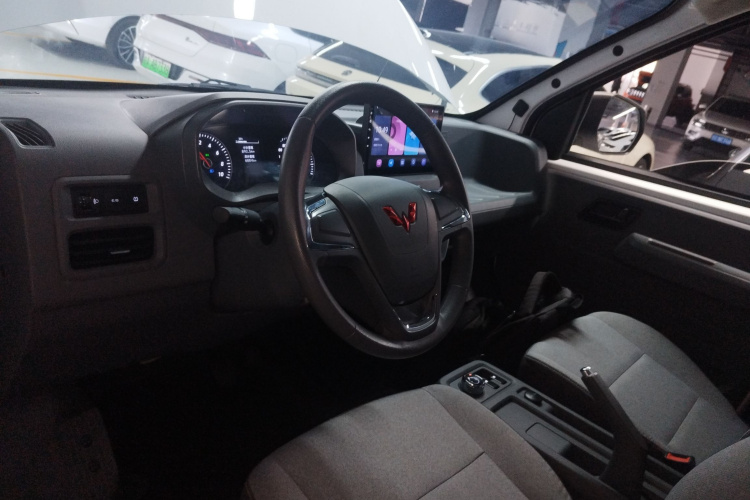 五菱汽车 五菱扬光 2024款 300km 舒适型客车版 60kW中控内饰13