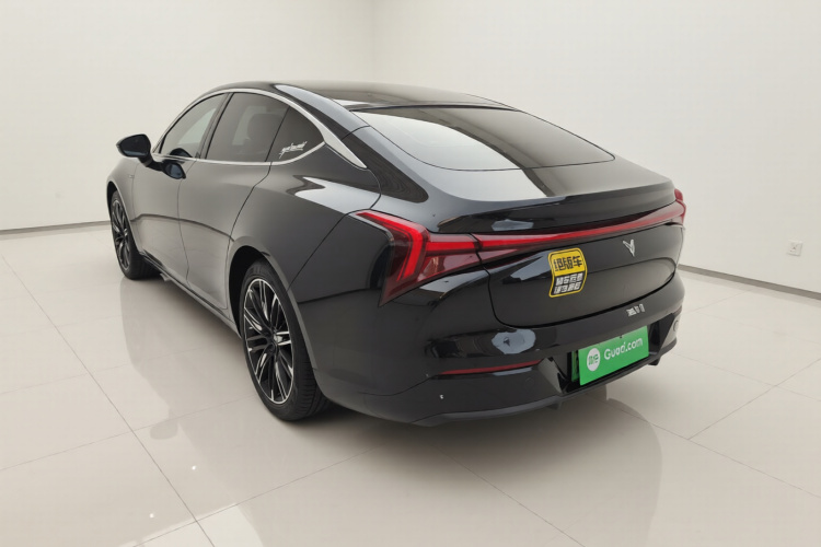 哪吒汽车 哪吒S 2023款 纯电 520km 后驱版车身外观5