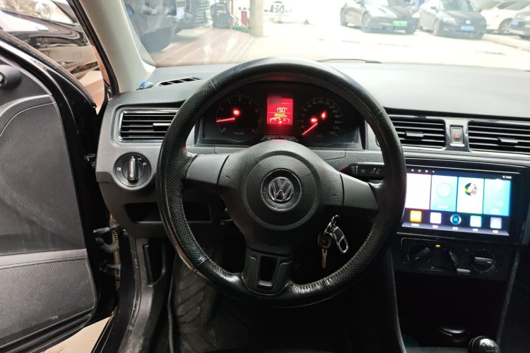 大众 桑塔纳 2013款 1.4L 手动风尚版中控内饰13