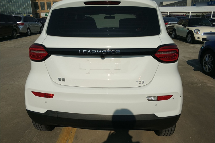 零跑汽车 零跑T03 2021款 400轻享版 磷酸铁锂车身外观6