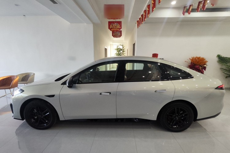 埃安 AION RT 2025款 520智豪版车身外观6005