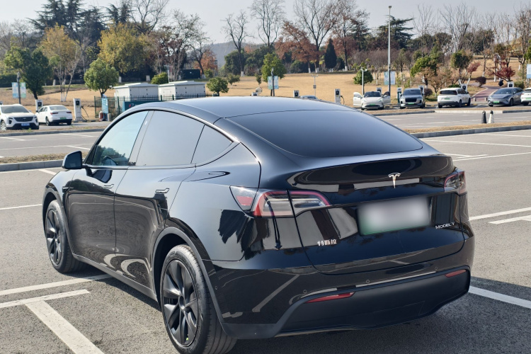 特斯拉 Model Y 2023款 后轮驱动版车身外观6006