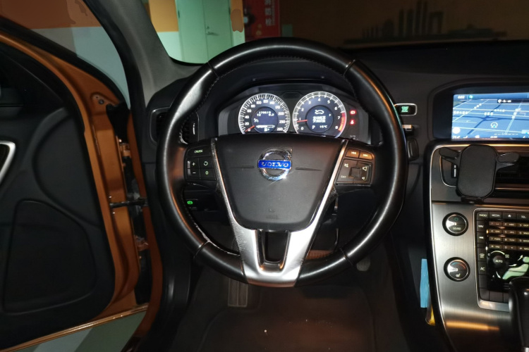 沃尔沃S60(进口) 2012款 T5 智雅版中控内饰13
