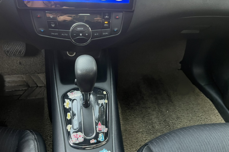 日产 骐达TIIDA 2011款 1.6L CVT智能型局部细节18