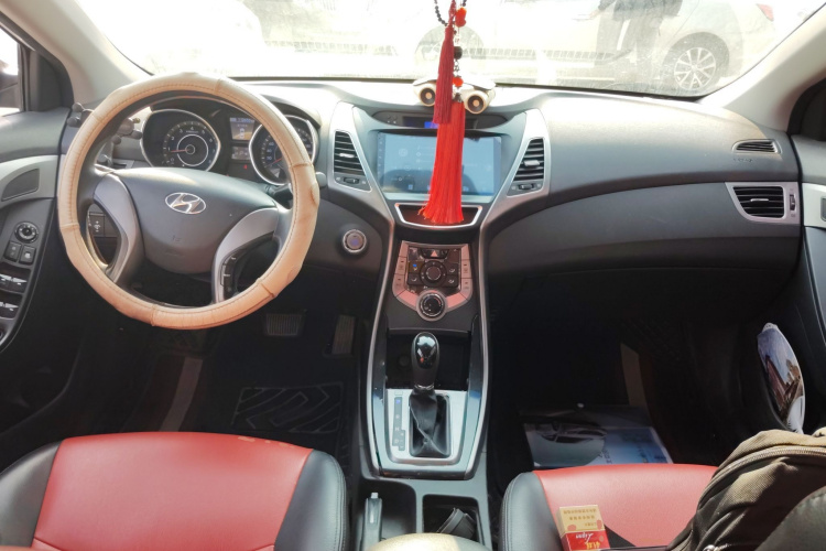 现代 朗动 2013款 1.6L 自动领先型中控内饰12