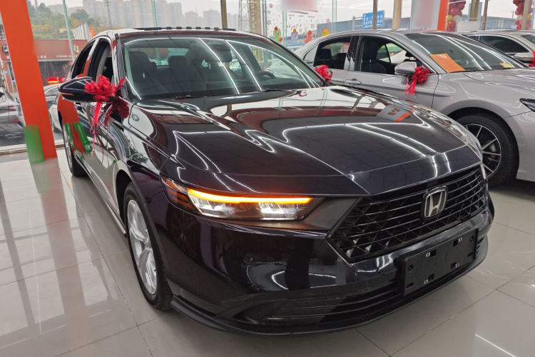 本田 雅阁 2023款 260TURBO 智享版车身外观3