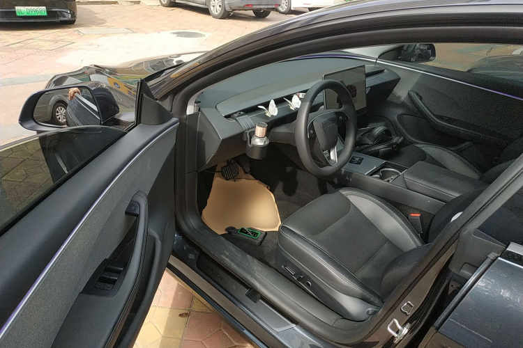 特斯拉 Model 3 2023款 后轮驱动版中控内饰20