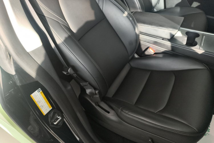 特斯拉 Model Y 2022款 改款 后轮驱动版局部细节41