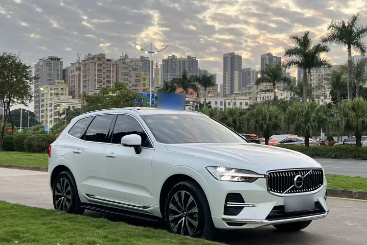 沃尔沃XC60 2023款 B5 四驱智远豪华版车身外观3