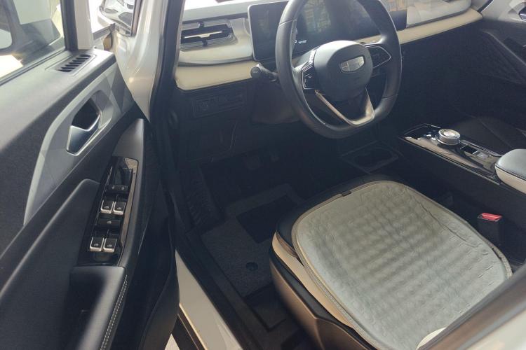 吉利几何E萤火虫 2023款 320KM 乖帅虎 5座局部细节19